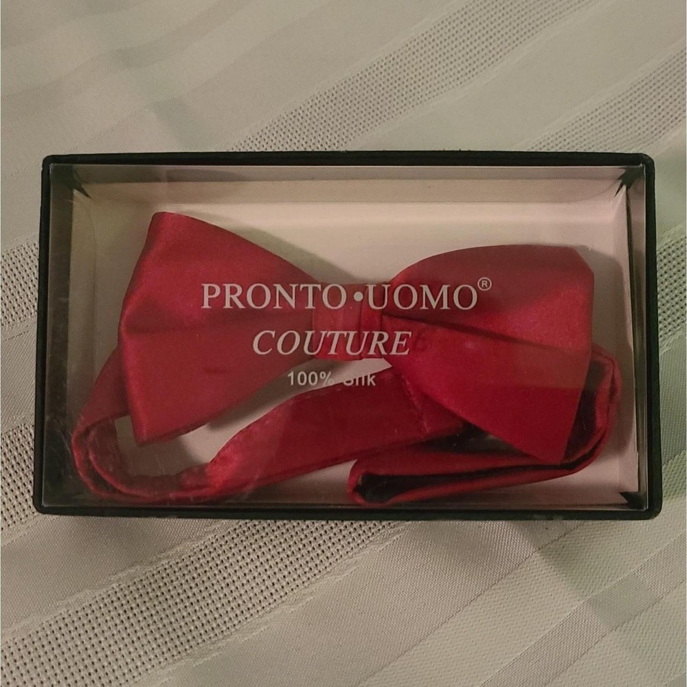 Pronto Uomo Couture Bow Tie 100% Silk NWT Red Bow NeckTie NEW In-Box